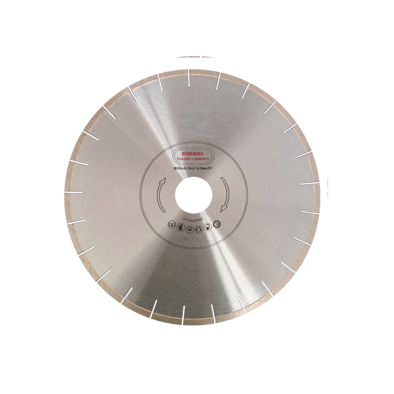 FOAMED CERAMICS SAW BLADE